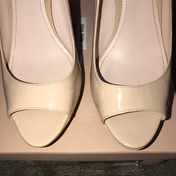 MIU MIU CLASSIC PEEP TOE NUDE PATENT LEATHER HEELS - Picture 5 of 8